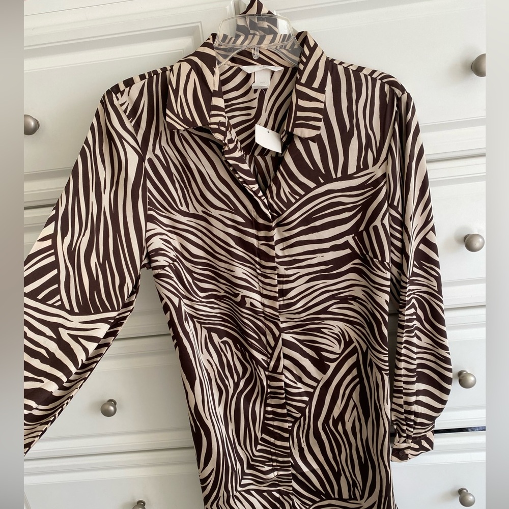 H & M long selves shirt